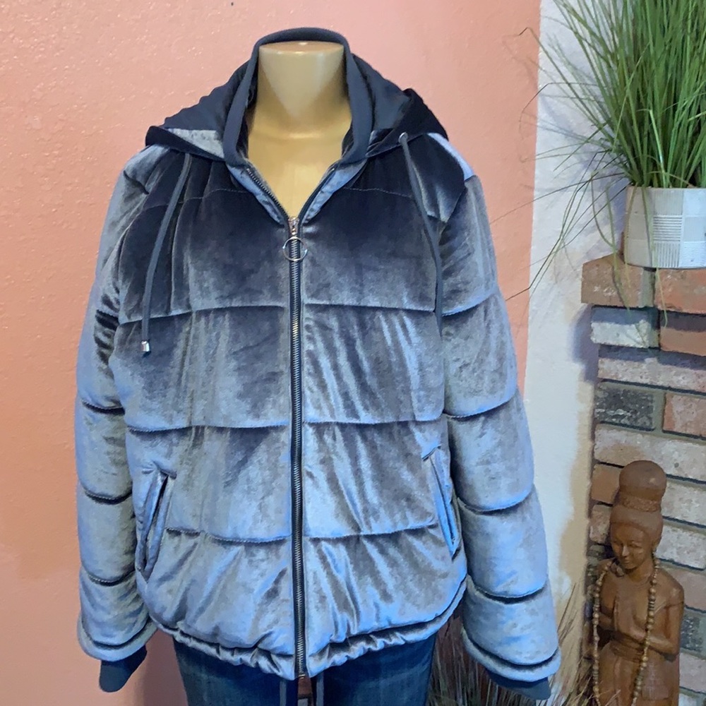 Excellent Condition Soft Jacket - image 5